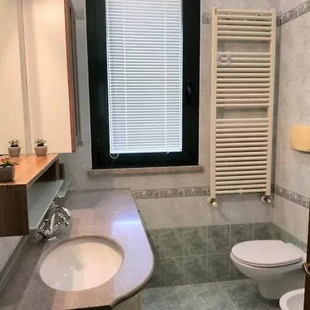 Finestre Verdi Con Parcheggio 아파트 *